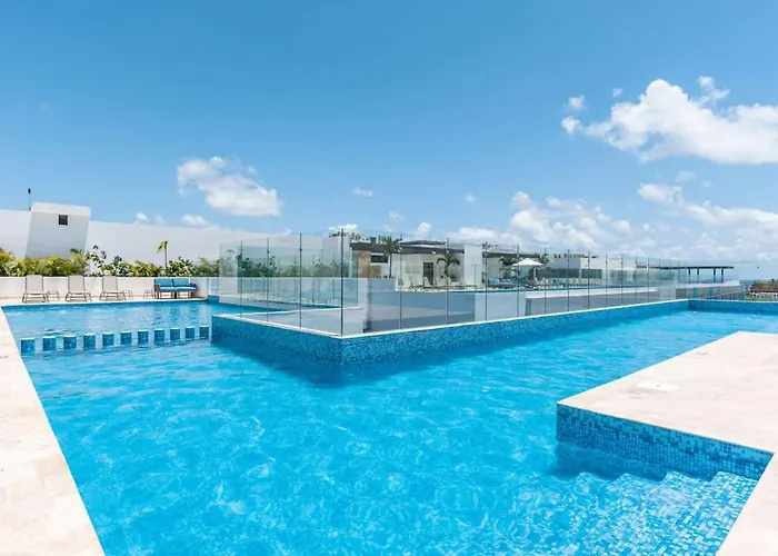 Modern King 4 Pools & Prime Spot Hébergement de vacances